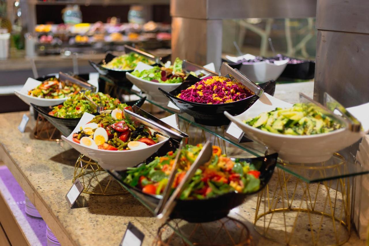 国际酒店-赌场和高层套房 金沙 外观 照片 A salad bar