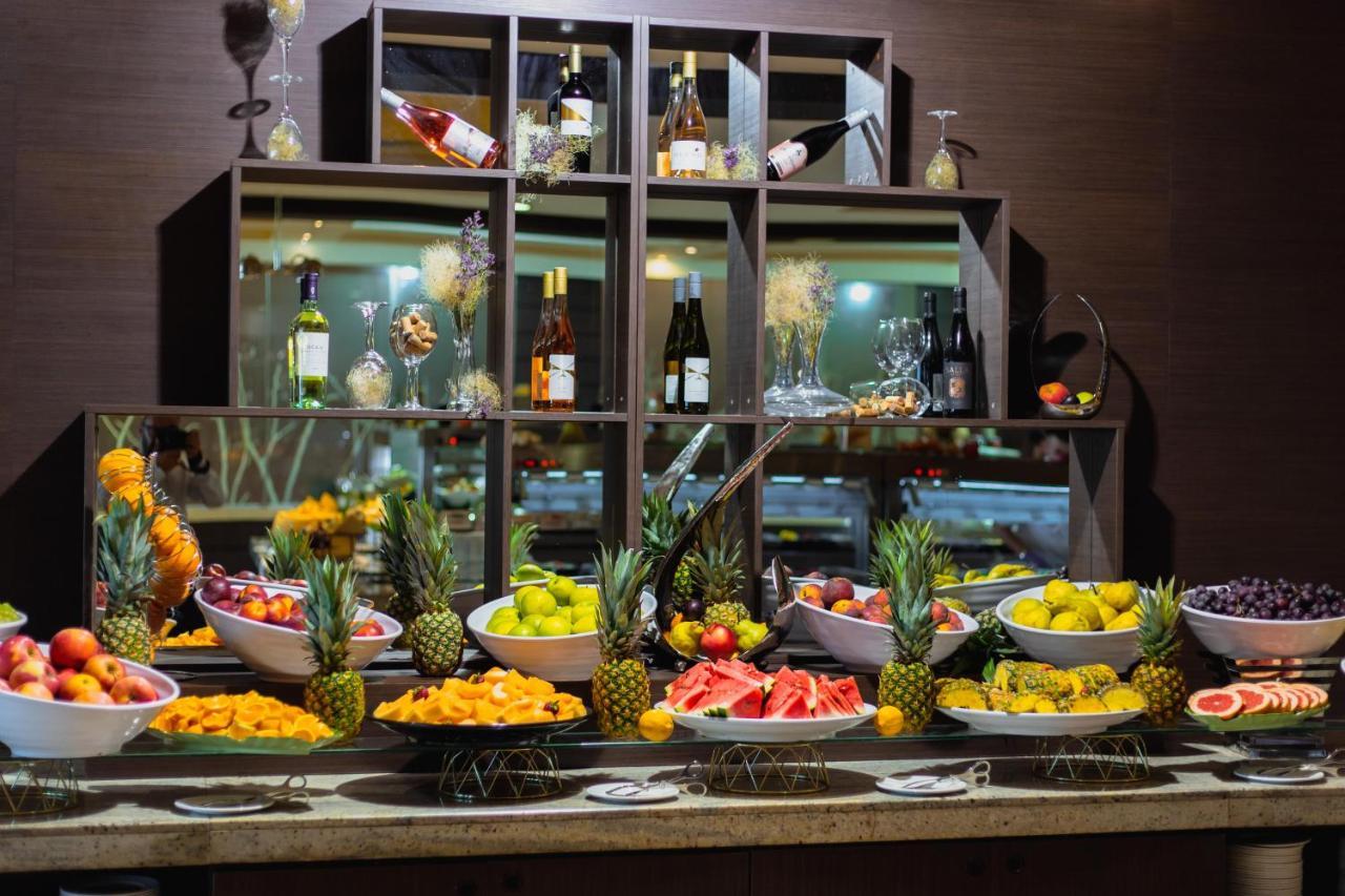 国际酒店-赌场和高层套房 金沙 外观 照片 A fruit display